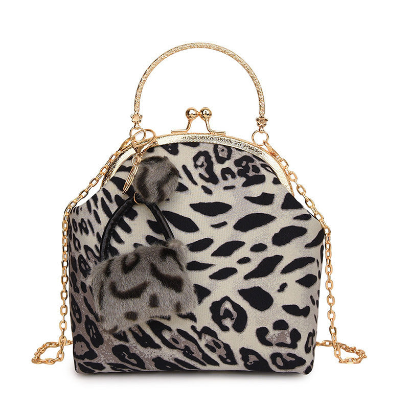 Classic Leather Crossbody Bag with Timeless Style