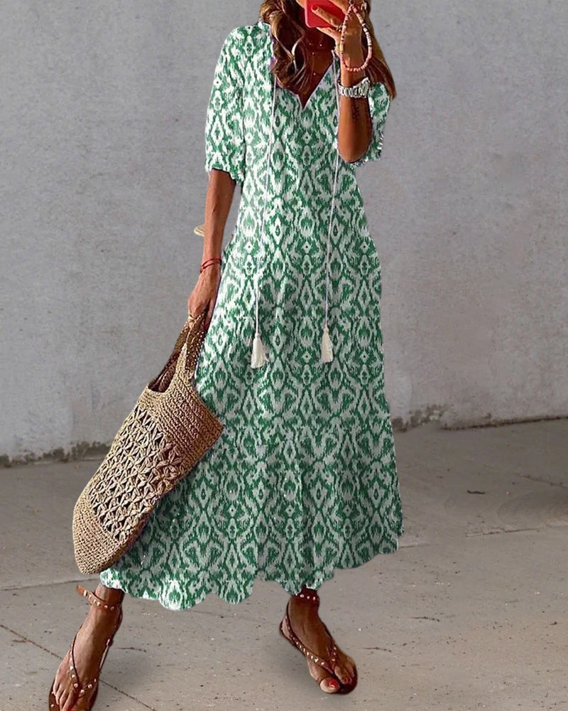 Well Tailored Dress with a Graceful Silhouette
