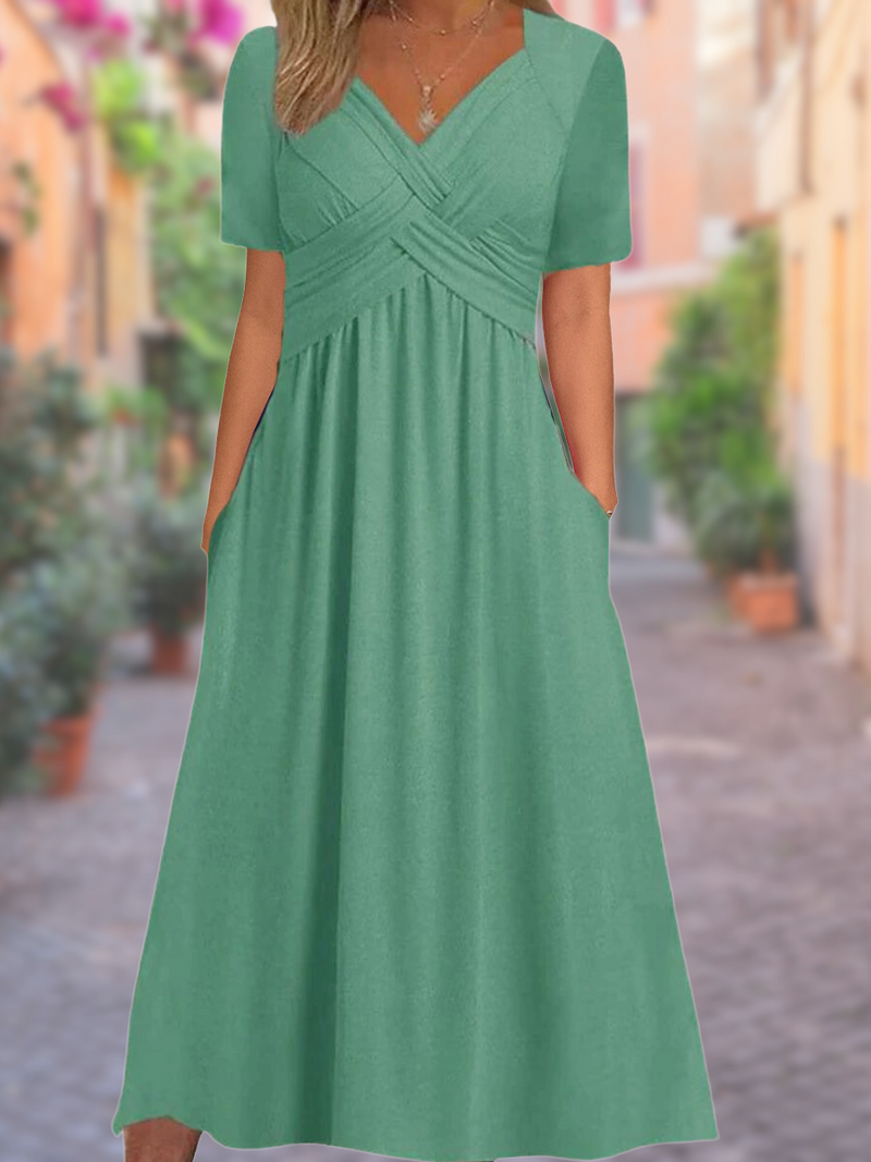 Beautifully Finished Dress in a Timeless Design