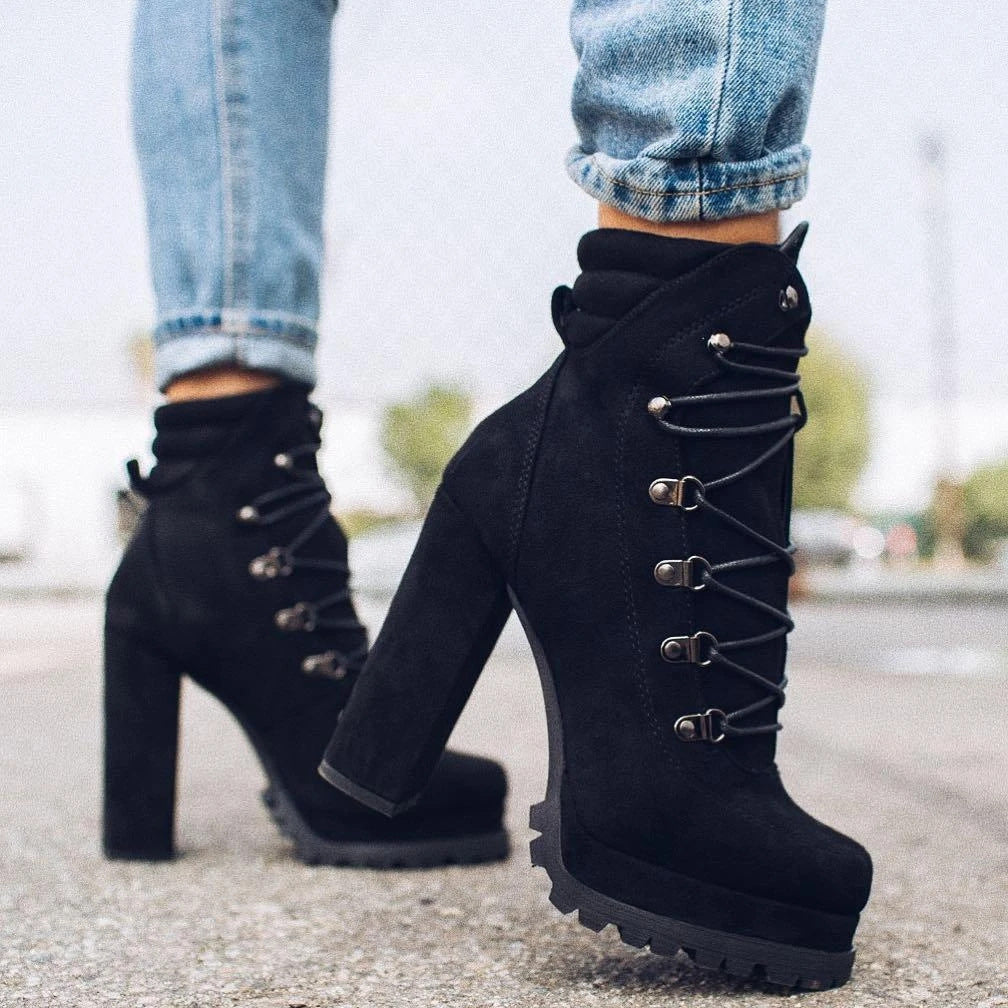 Graceful Orthopedic Boots for Modern Look