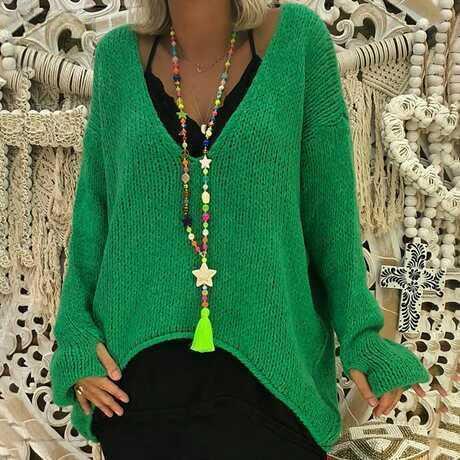 Well Tailored Sweater with a Graceful Silhouette