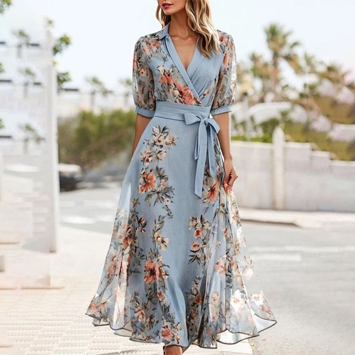 Beautifully Finished Dress in a Timeless Design