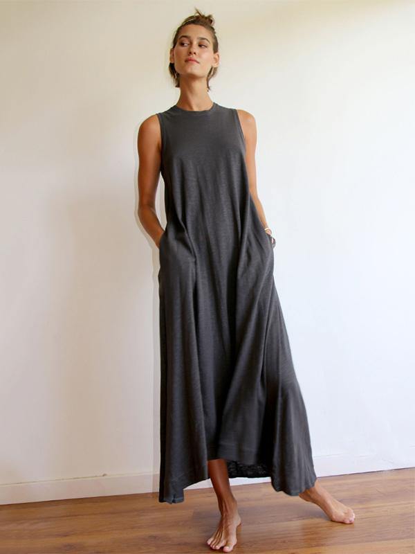 Casually Elegant Dress with a Refined Edge