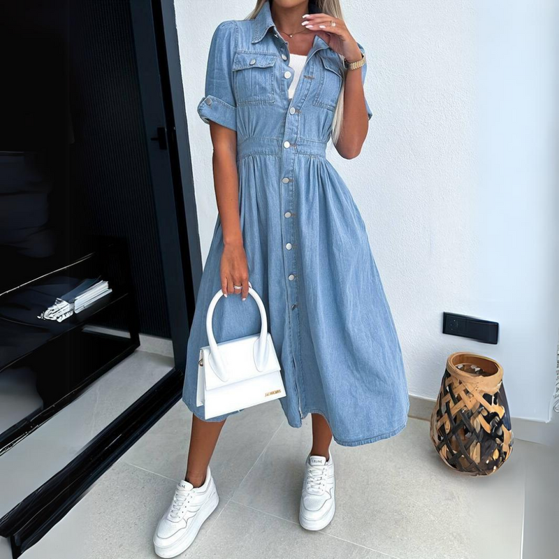 Beautifully Finished Dress in a Timeless Design