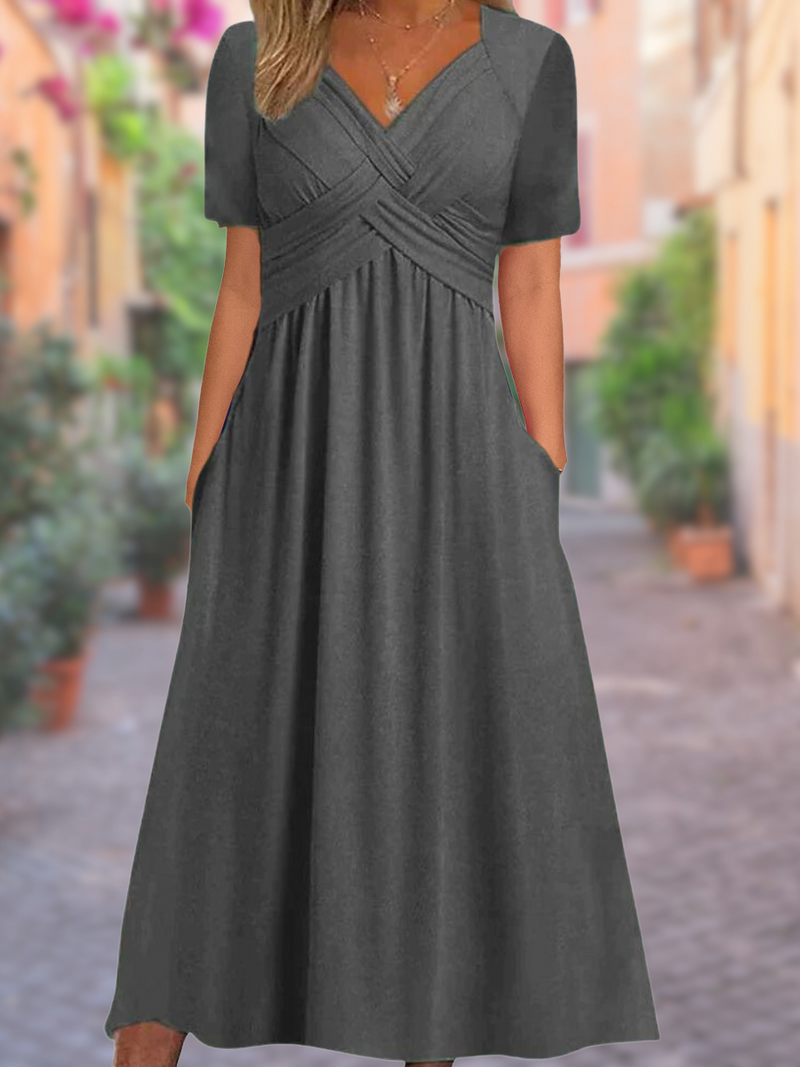 Beautifully Finished Dress in a Timeless Design