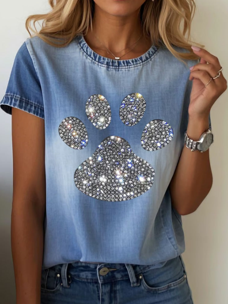 Effortlessly Elegant T-Shirt with a Timeless Design