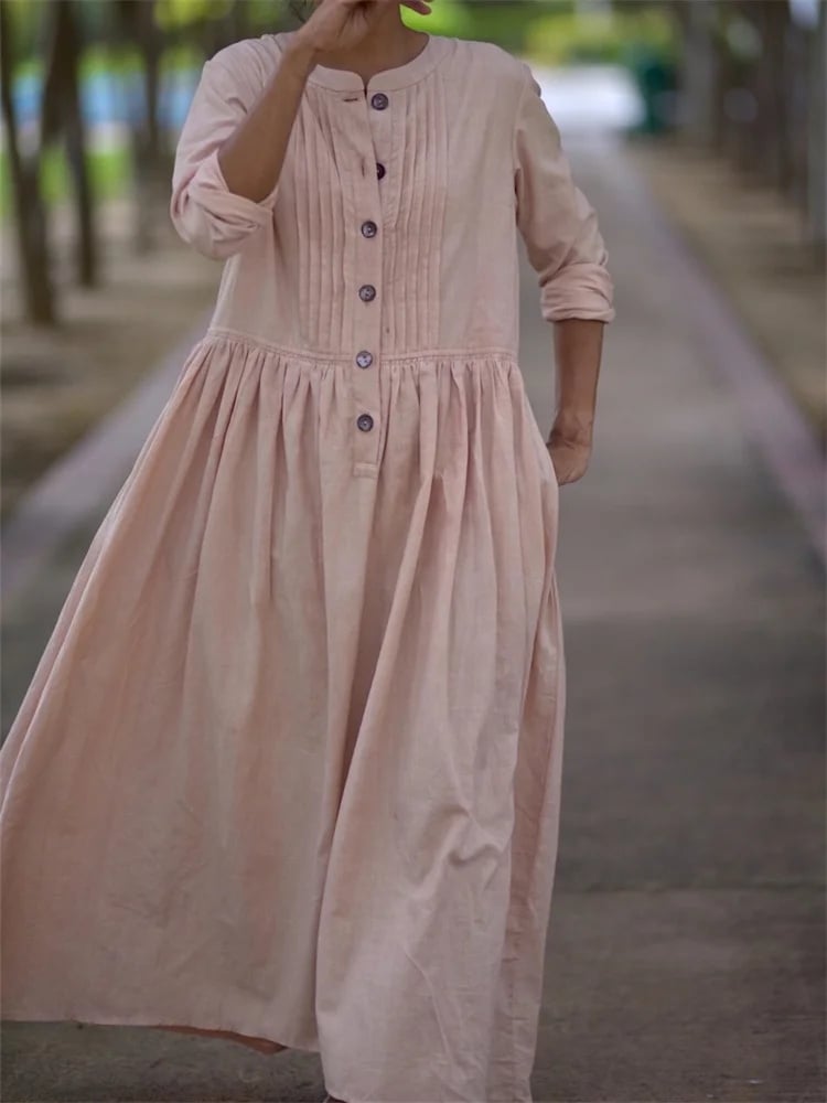 Beautifully Finished Dress in a Timeless Design