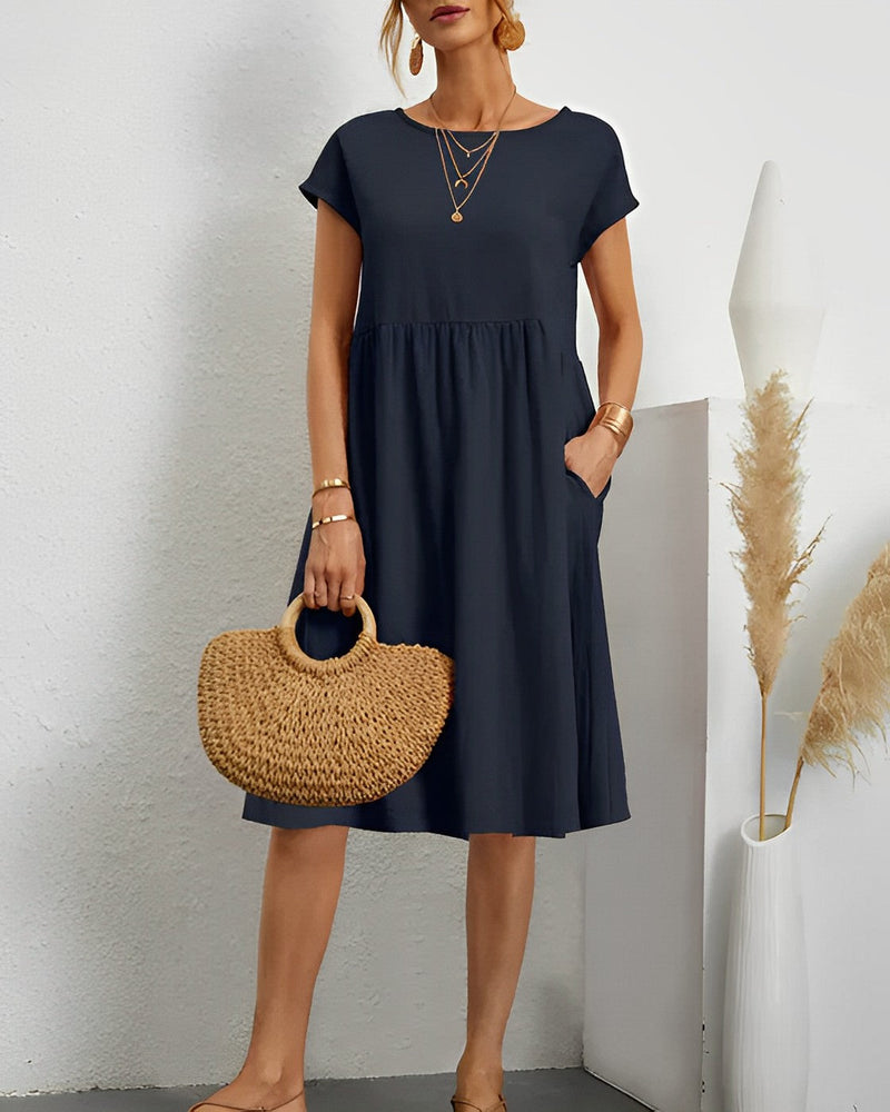 Classic Vintage Dress with a Flattering Fit