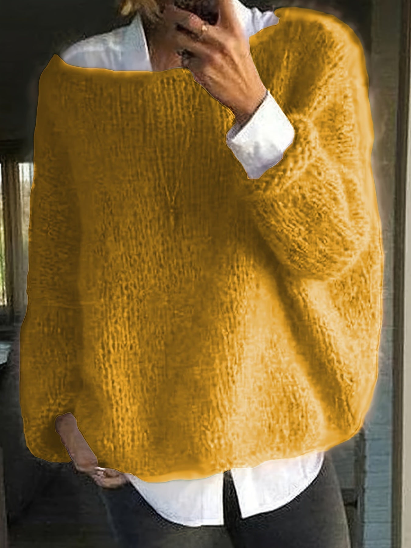 Well Tailored Sweater with a Graceful Silhouette