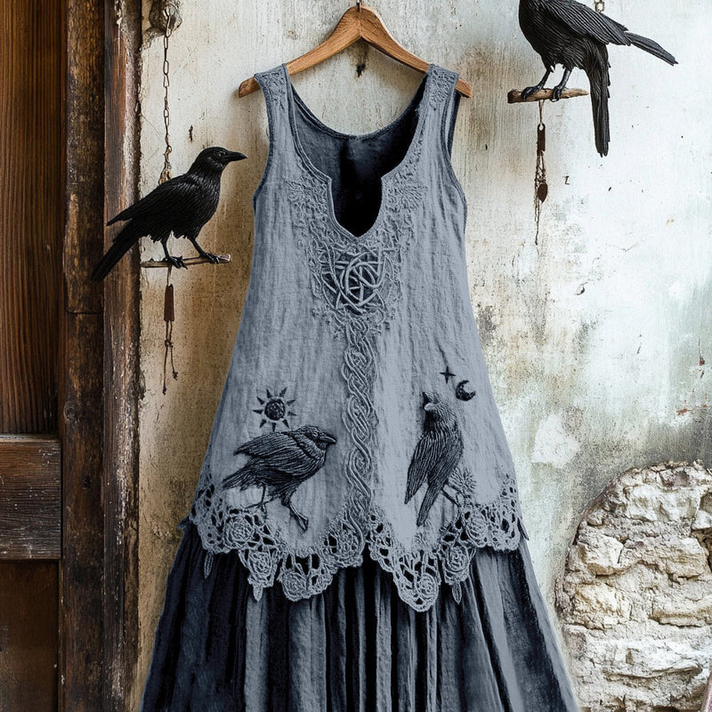 Classic Vintage & Enduringly Stylish Dress
