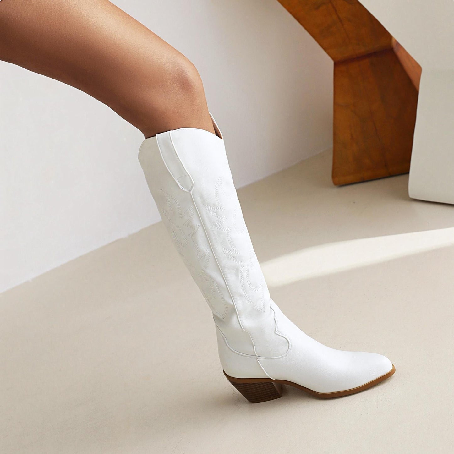 Graceful Orthopedic Boots for Modern Look