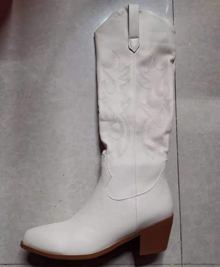 Graceful Orthopedic Boots for Modern Look