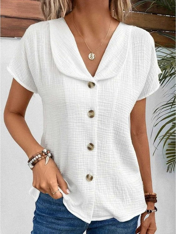 Effortlessly Elegant Blouse with a Timeless Design