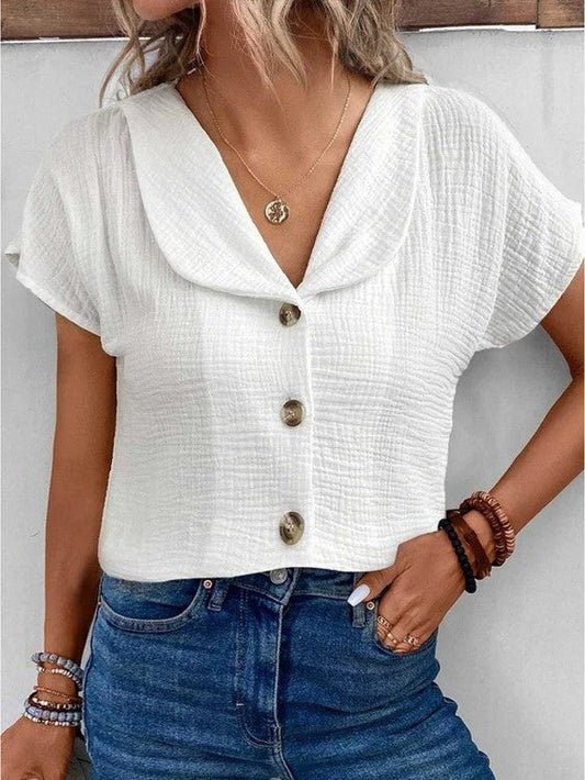 Effortlessly Elegant Blouse with a Timeless Design