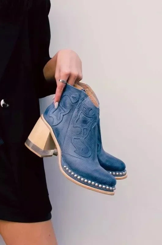 Graceful Orthopedic Boots for Modern Look