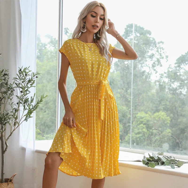 Well Tailored Dress with a Graceful Silhouette
