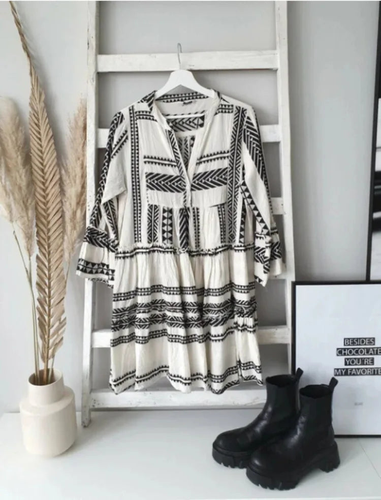 Classic Vintage & Enduringly Stylish Dress