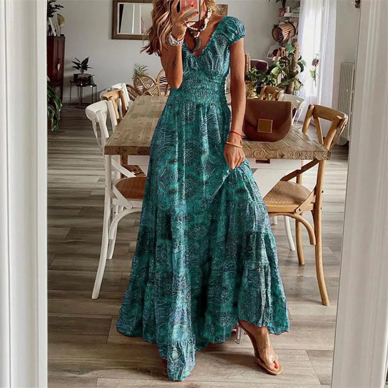 Effortlessly Elegant Dress with a Timeless Design