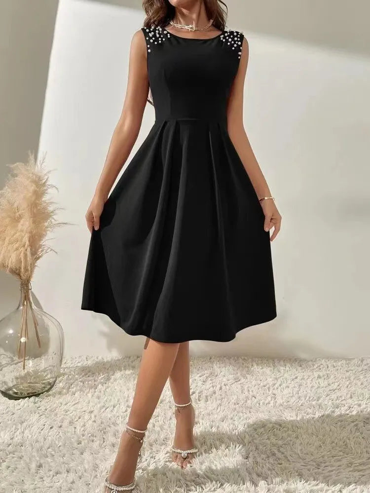 Well Tailored Dress with a Graceful Silhouette