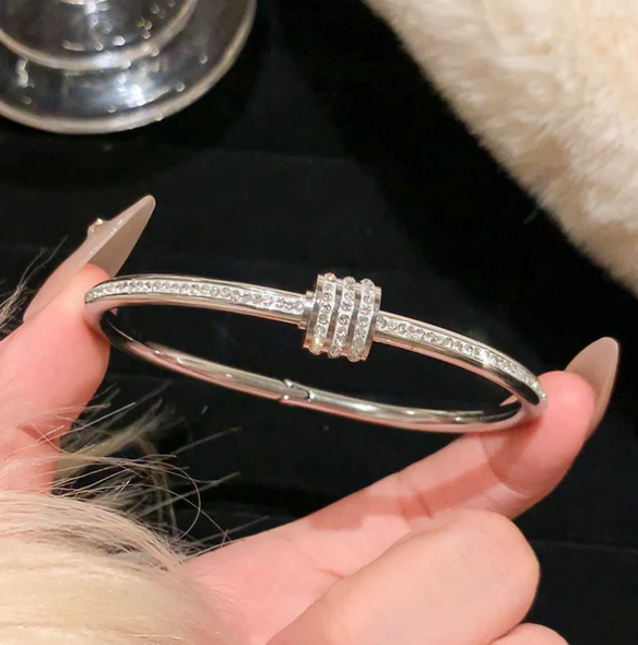 Elara Lucente Bracelet