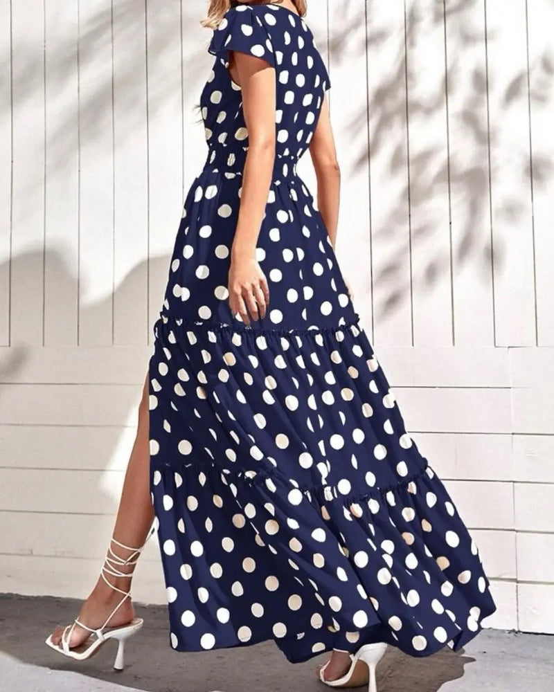 Well Tailored Dress with a Graceful Silhouette