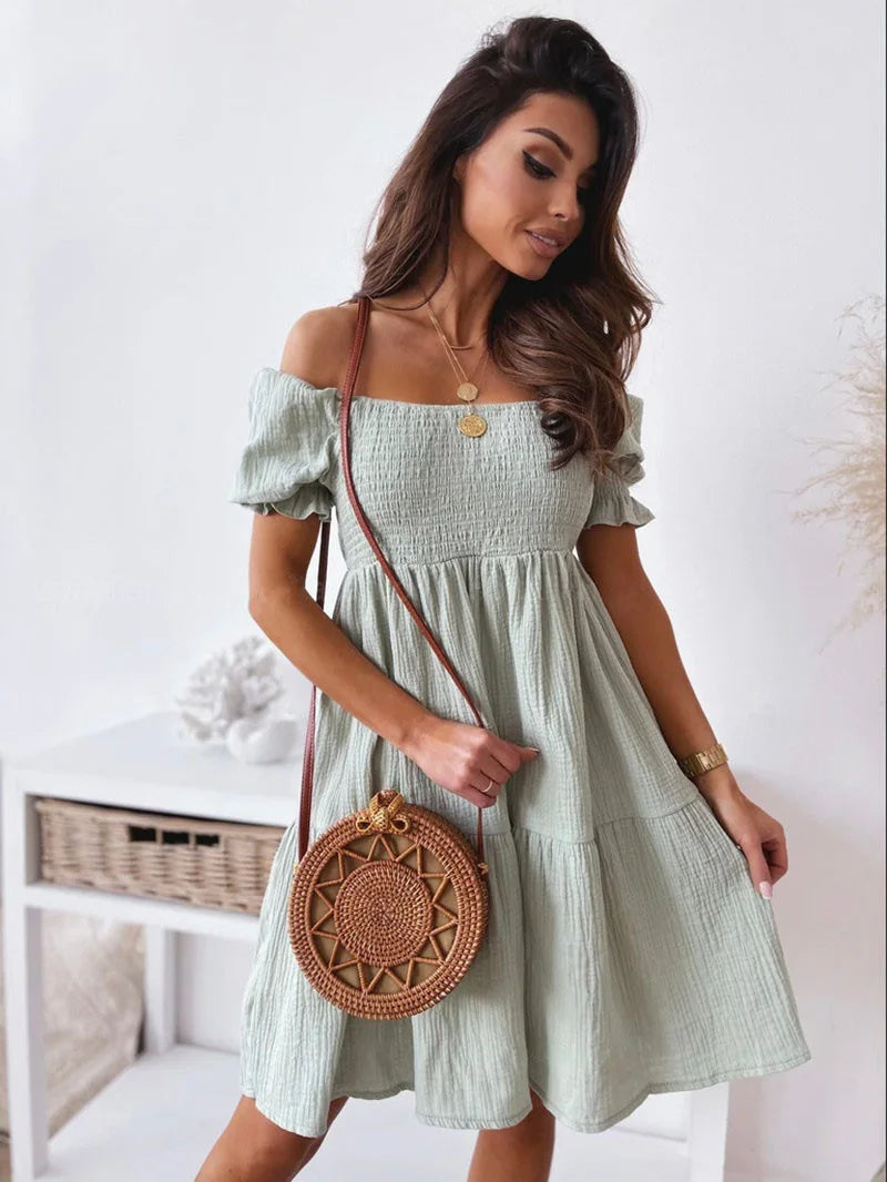 Classic Vintage Dress with a Flattering Fit