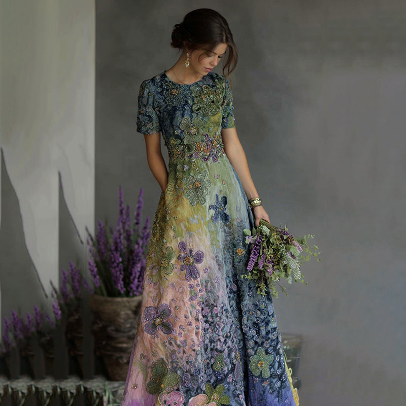 Beautifully Finished Dress in a Timeless Design
