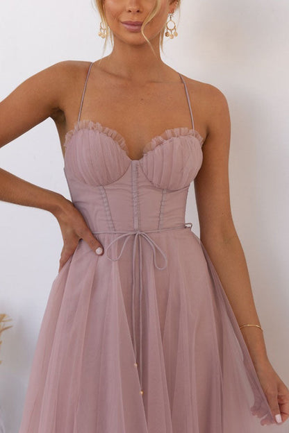 Gracefully Styled Dress for Any Occasion