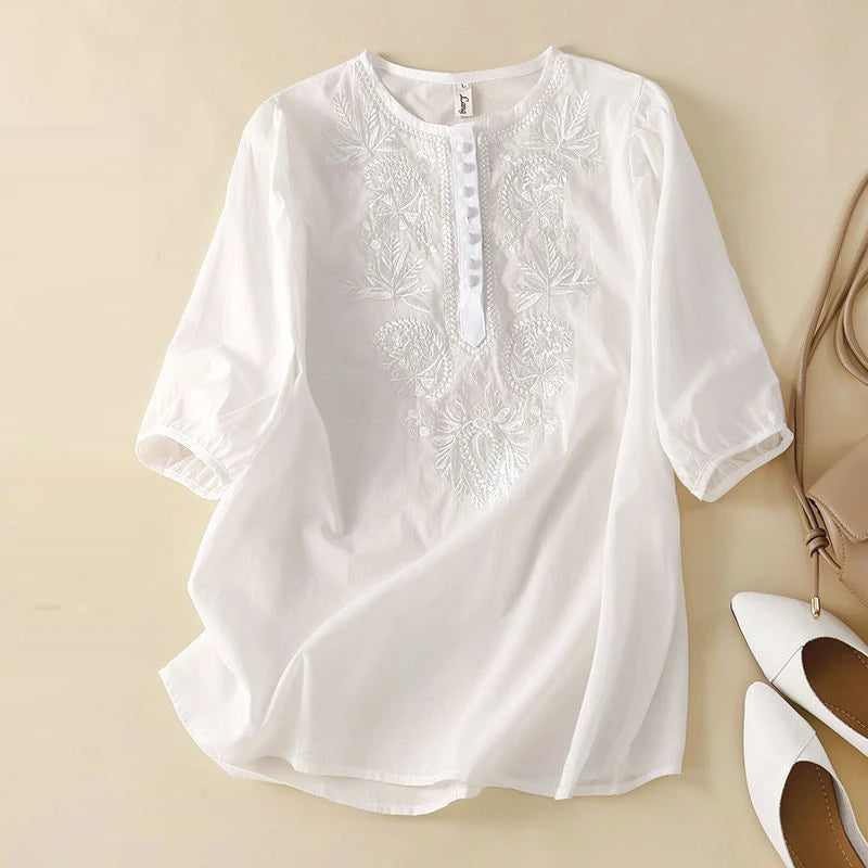 Well Tailored Blouse with a Graceful Silhouette