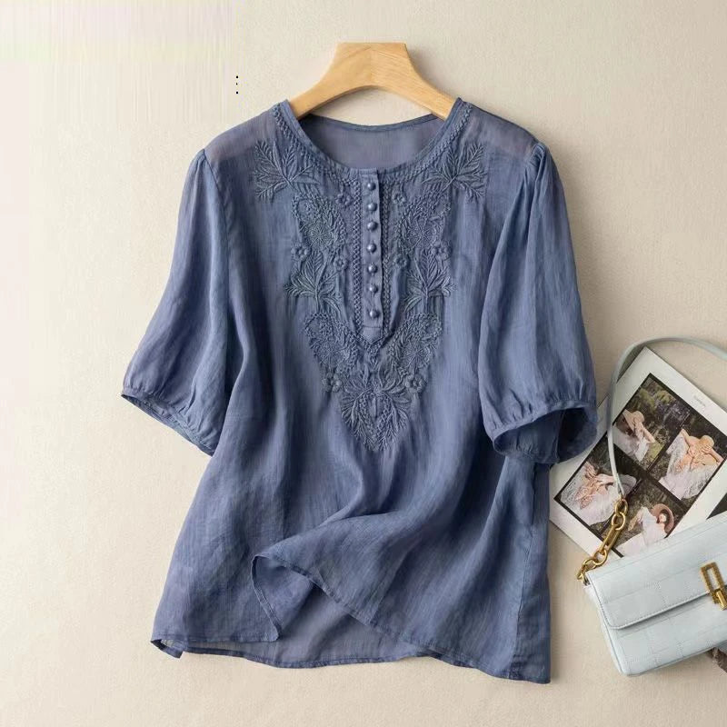 Well Tailored Blouse with a Graceful Silhouette
